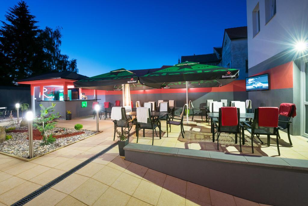 Relax21 Hotel Uhersky Ostroh Exterior photo