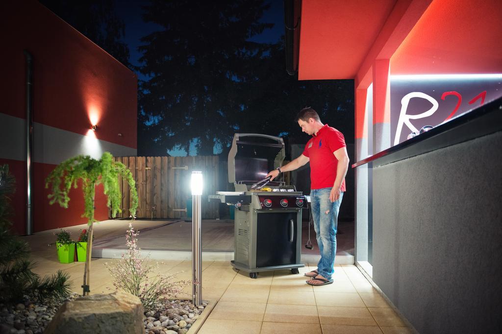 Relax21 Hotel Uhersky Ostroh Exterior photo